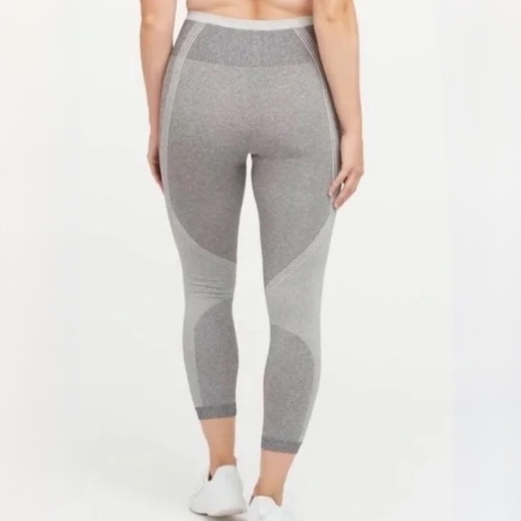 NWT Spanx Seamless Sculpt Leggings Spacedye Cloudy Grey - Picture 2 of 8